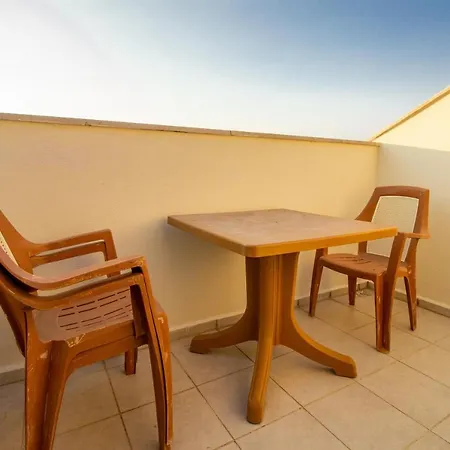 Tayfun 아파트호텔