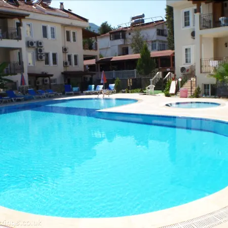 Ξενοδοχείο με διαμερίσματα Tayfun 4*